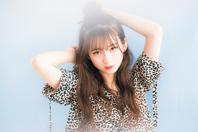 キャットラインで魅せる！金子理江ちゃんの夜遊びメイク☆ | bis［ビス］