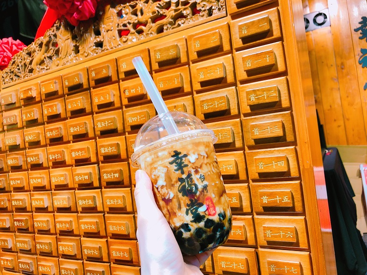 台北のティーンズたちが飲む”日本未上陸”タピオカドリンクは「焦がし系