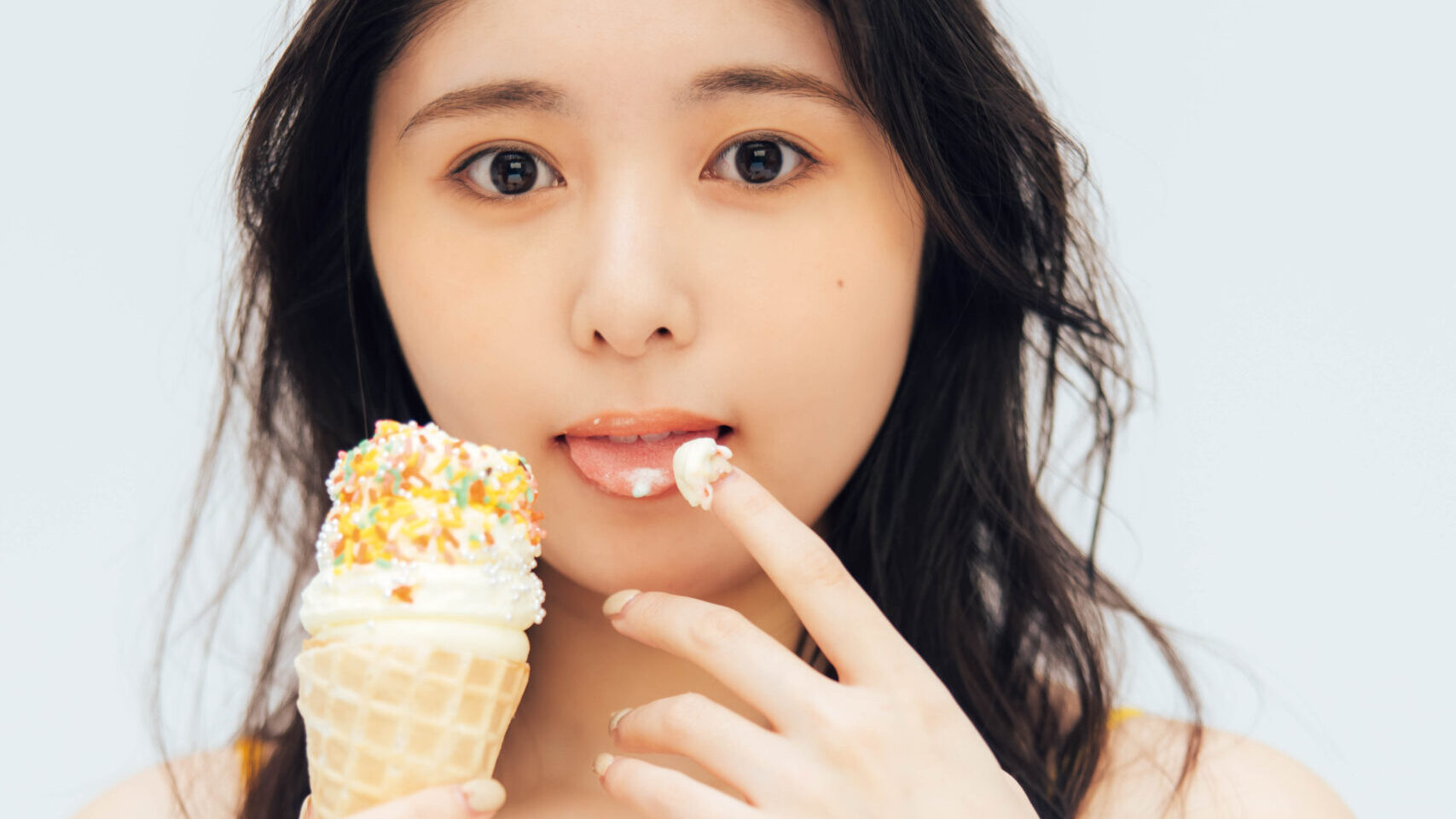 頓知気さきな、初フォトスタイルブックでポエム綴る。大阪イベントなど